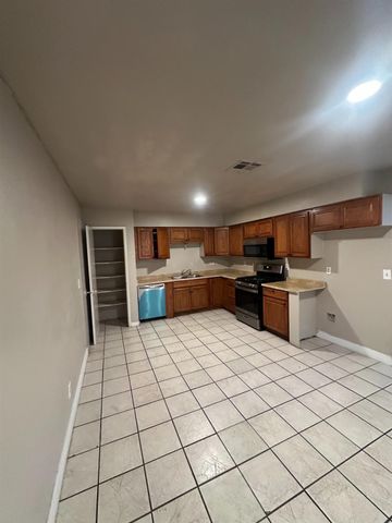 268 E 10TH, Merced, CA 95341