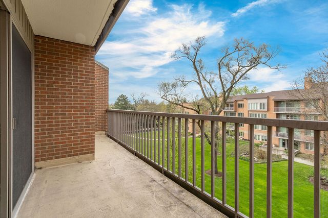 22 Park Lane 404, Park Ridge, IL 60068
