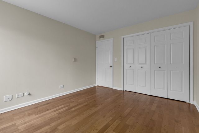 22 Park Lane 404, Park Ridge, IL 60068