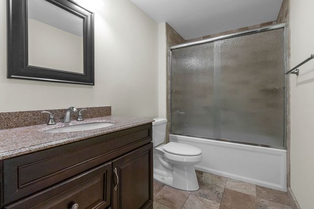 22 Park Lane 404, Park Ridge, IL 60068