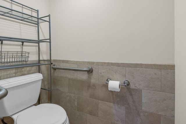 22 Park Lane 404, Park Ridge, IL 60068