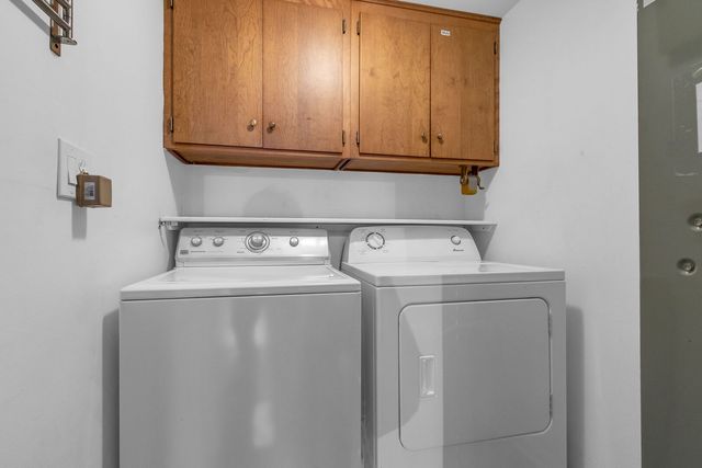 22 Park Lane 404, Park Ridge, IL 60068