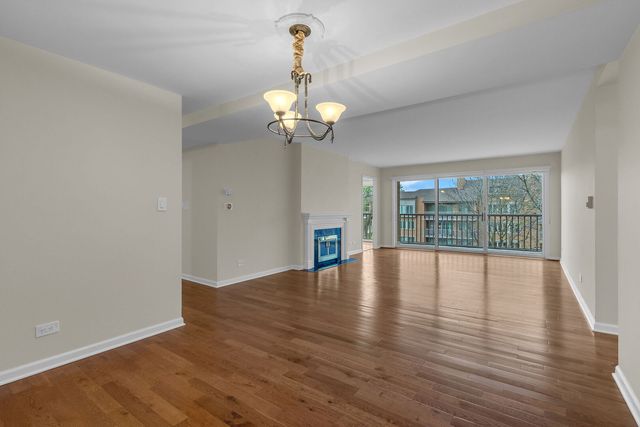 22 Park Lane 404, Park Ridge, IL 60068