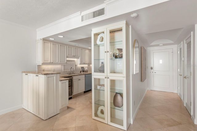 1212 BENJAMIN FRANKLIN DRIVE 501, Sarasota, FL 34236