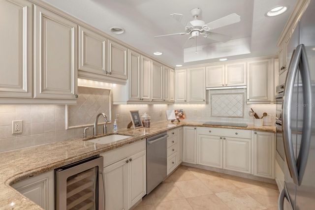 1212 BENJAMIN FRANKLIN DRIVE 501, Sarasota, FL 34236