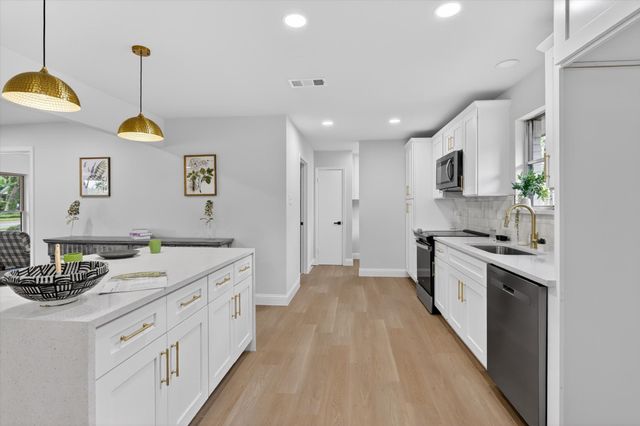 410 Nottingham Drive, Irving, TX 75061