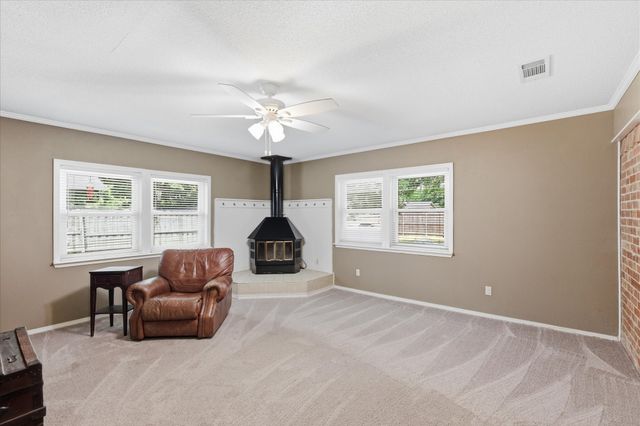 112 Diane Drive, Sanger, TX 76266