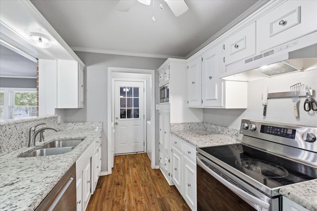 112 Diane Drive, Sanger, TX 76266