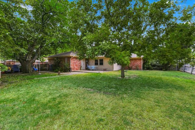 112 Diane Drive, Sanger, TX 76266