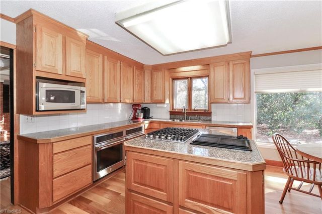 251 Gleneagles Road E, Statesville, NC 28625