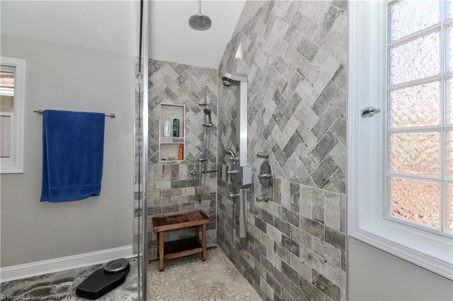 251 Gleneagles Road E, Statesville, NC 28625
