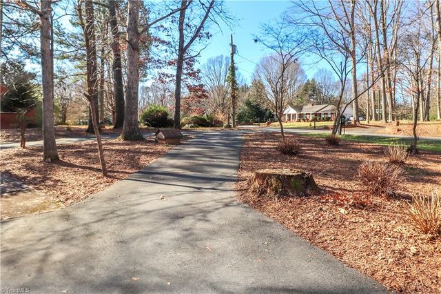 251 Gleneagles Road E, Statesville, NC 28625
