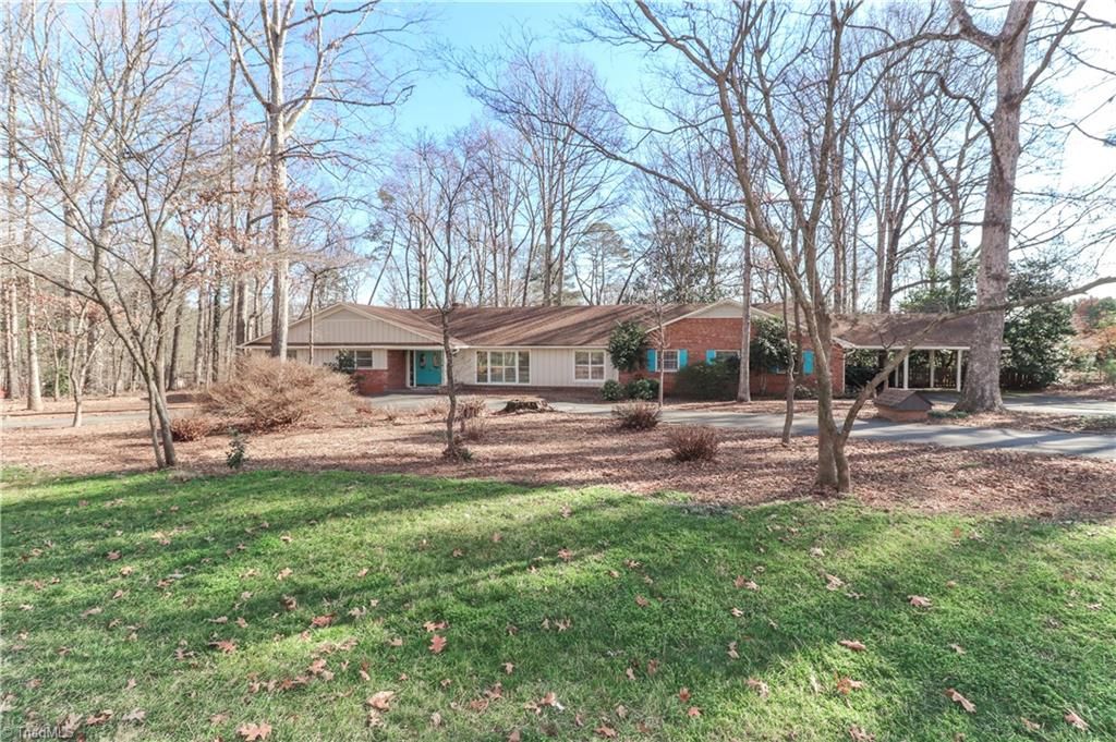 251 Gleneagles Road E, Statesville, NC 28625