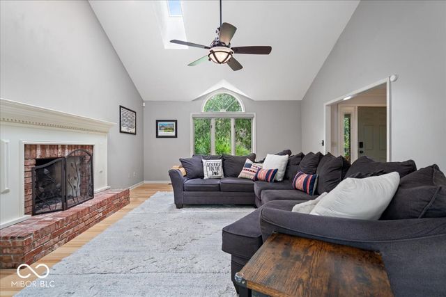 9127 Pinecreek Court, Indianapolis, IN 46256