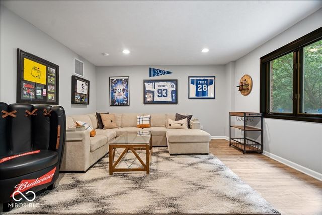 9127 Pinecreek Court, Indianapolis, IN 46256