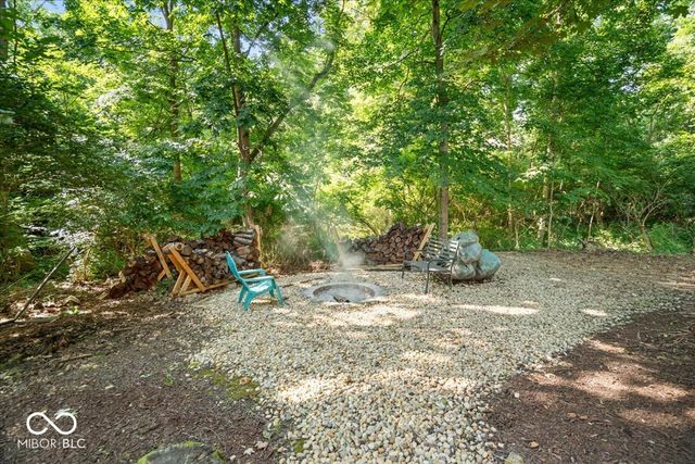 9127 Pinecreek Court, Indianapolis, IN 46256