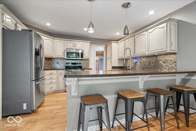 9127 Pinecreek Court, Indianapolis, IN 46256