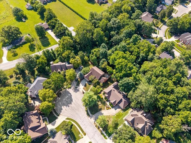 9127 Pinecreek Court, Indianapolis, IN 46256
