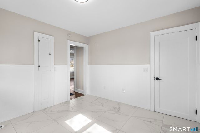 216-R West Thames Street, Norwich, CT 06360