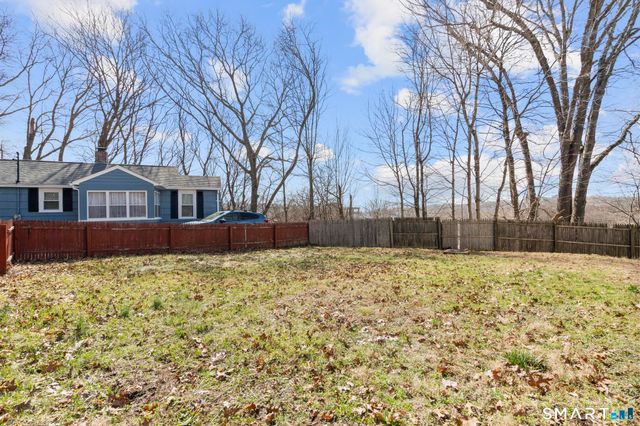 216-R West Thames Street, Norwich, CT 06360