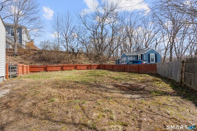 216-R West Thames Street, Norwich, CT 06360