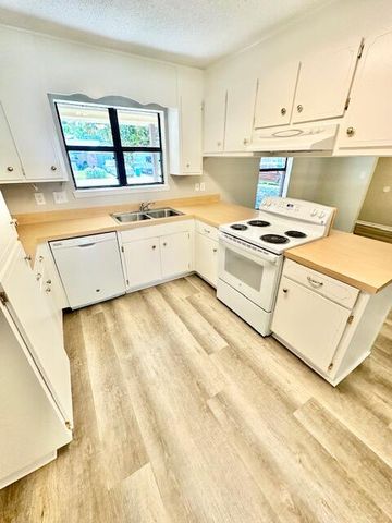 1204 Thomason Drive, Fort Walton Beach, FL 32547