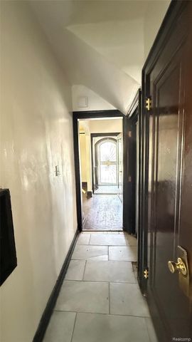 3211 Leslie Street, Detroit, MI 48238
