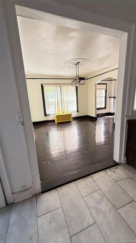 3211 Leslie Street, Detroit, MI 48238