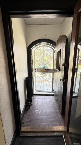 3211 Leslie Street, Detroit, MI 48238