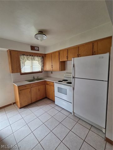 636 Lincoln Avenue, Struthers, OH 44471