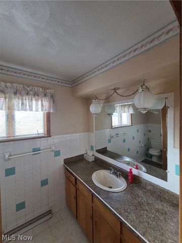 636 Lincoln Avenue, Struthers, OH 44471