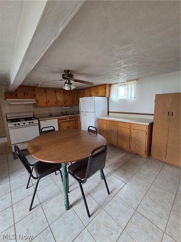 636 Lincoln Avenue, Struthers, OH 44471