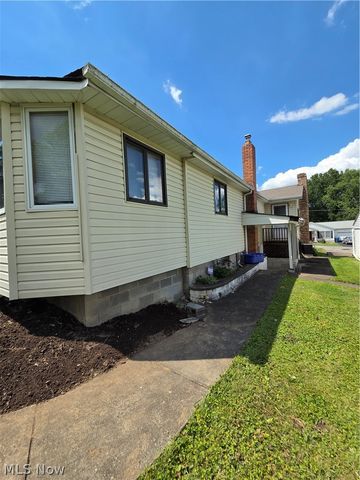 636 Lincoln Avenue, Struthers, OH 44471