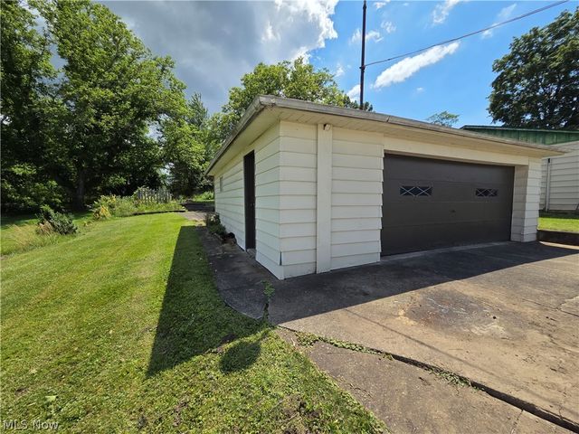 636 Lincoln Avenue, Struthers, OH 44471