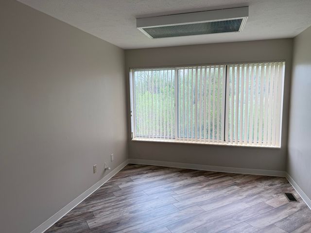 5930 Lovers Lane L1, Portage City, MI 49002
