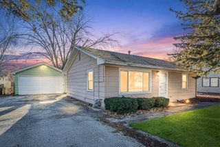 104 Louis Road, Joliet, IL 60433