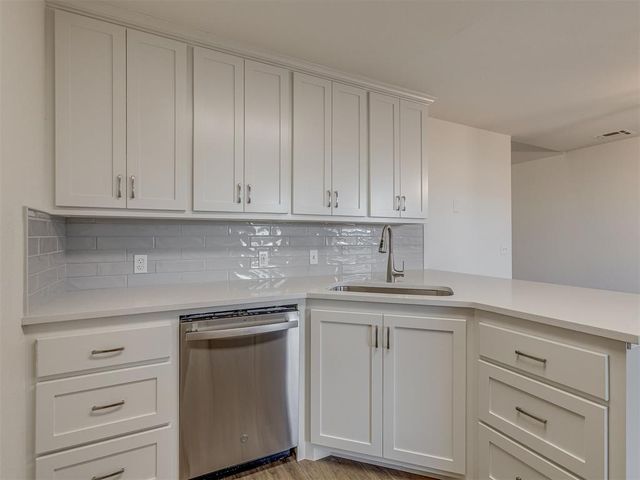 1015 SW 22nd Street, Moore, OK 73170