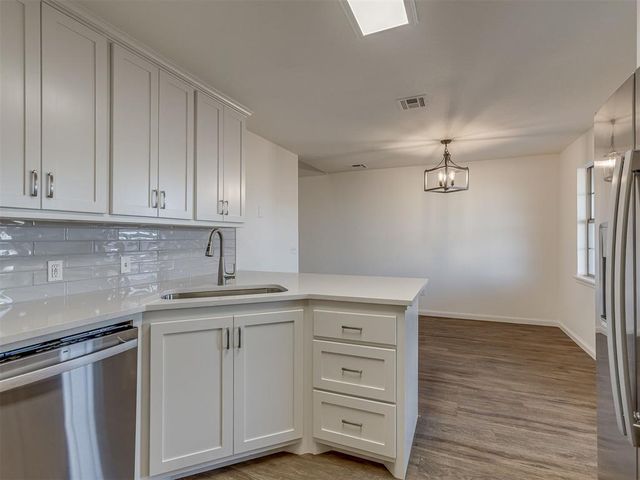 1015 SW 22nd Street, Moore, OK 73170