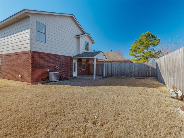 1015 SW 22nd Street, Moore, OK 73170