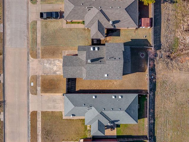 1015 SW 22nd Street, Moore, OK 73170