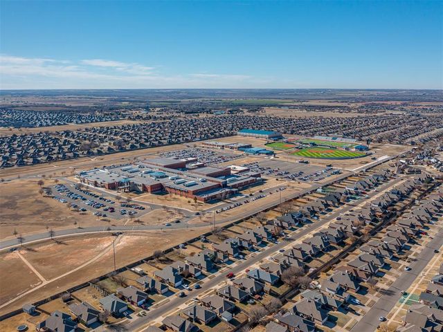 1015 SW 22nd Street, Moore, OK 73170