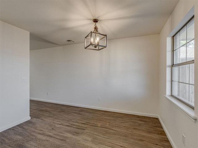 1015 SW 22nd Street, Moore, OK 73170