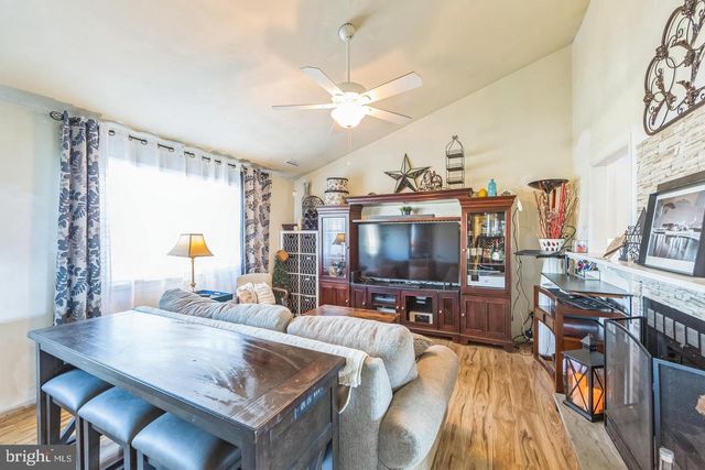 126 MEDLEY DR, Newark, DE 19713