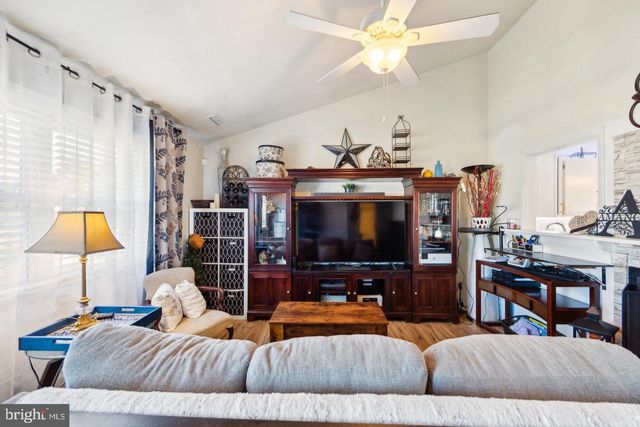 126 MEDLEY DR, Newark, DE 19713