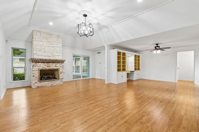 6218 Stonehill Drive, Dallas, TX 75254