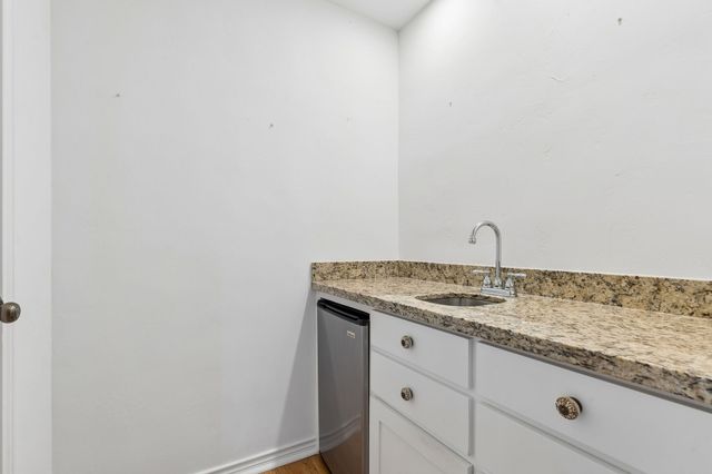 6218 Stonehill Drive, Dallas, TX 75254