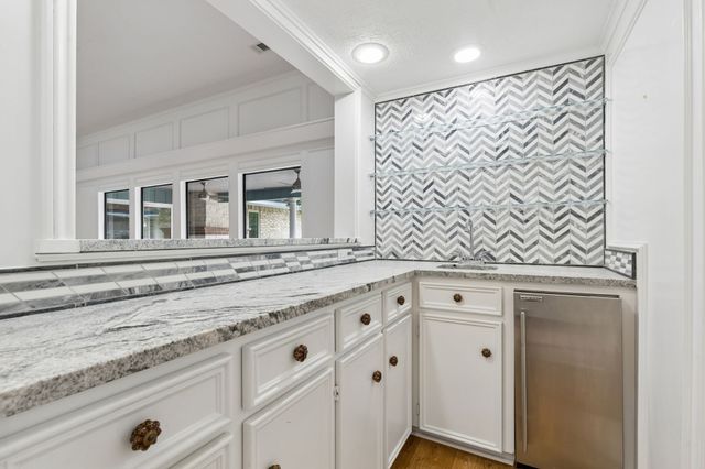 6218 Stonehill Drive, Dallas, TX 75254