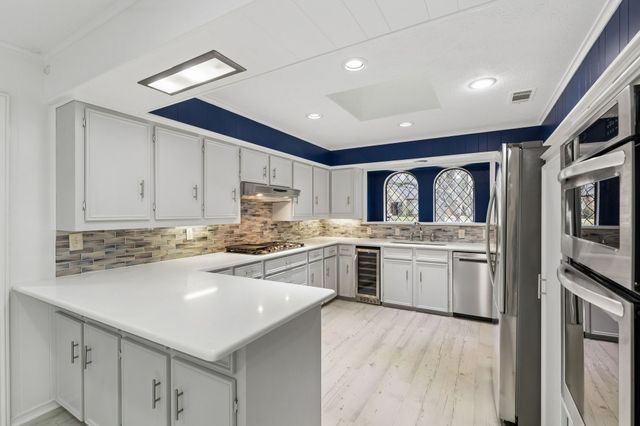 6218 Stonehill Drive, Dallas, TX 75254