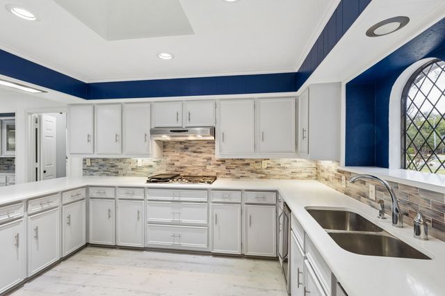 6218 Stonehill Drive, Dallas, TX 75254