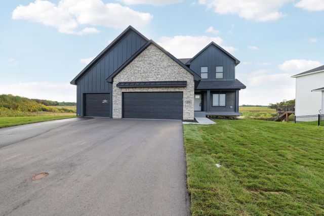 470 Sea Wing Boulevard, Prescott, WI 54021